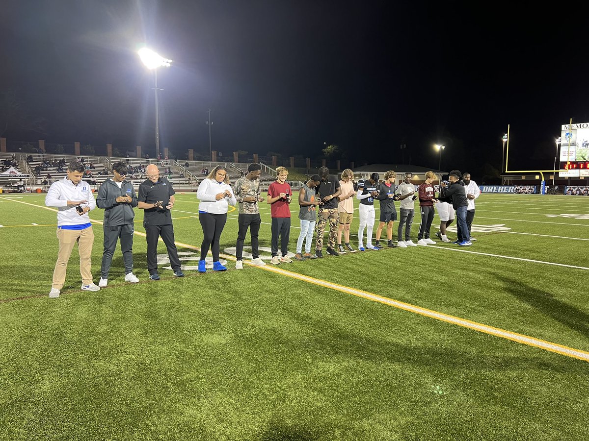 BobMatz6's tweet photo. Dreher Track getting their rings tonight. State Champs
@RichlandOne @RichlandOneSupe https://t.co/TGHnzIDQY8