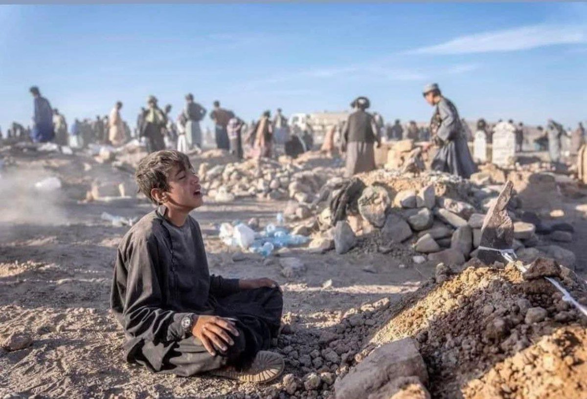 Pray for Afghanistan 🇦🇫 pray for herat peoples 💔😭🥺🥺 Allah give sabr to afghans #Herat #HeratEarthquake #AfghanistanEarthquake #Afghanistan #afghannews