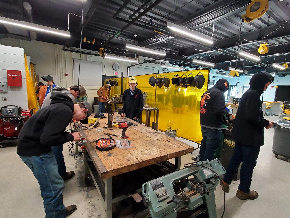 lpilvelis's tweet photo. Students @Windsor_CSD in the Sculptural Welding class combing Trades &amp; Fine Art. An amazing group of students! https://t.co/9rFLO5Gojd