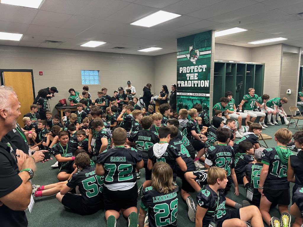 CABCSLC's tweet photo. 6th grade @DrgnYthFootball players are guests of @coachrdodge Dodge and the @CarrollDragonFB varsity staff tonight. 

Catching all the action behind the scenes pregame! Getting an inside look at what it means to be a Dragon ❤️🐲🏈 https://t.co/ZZOMlYgg6M