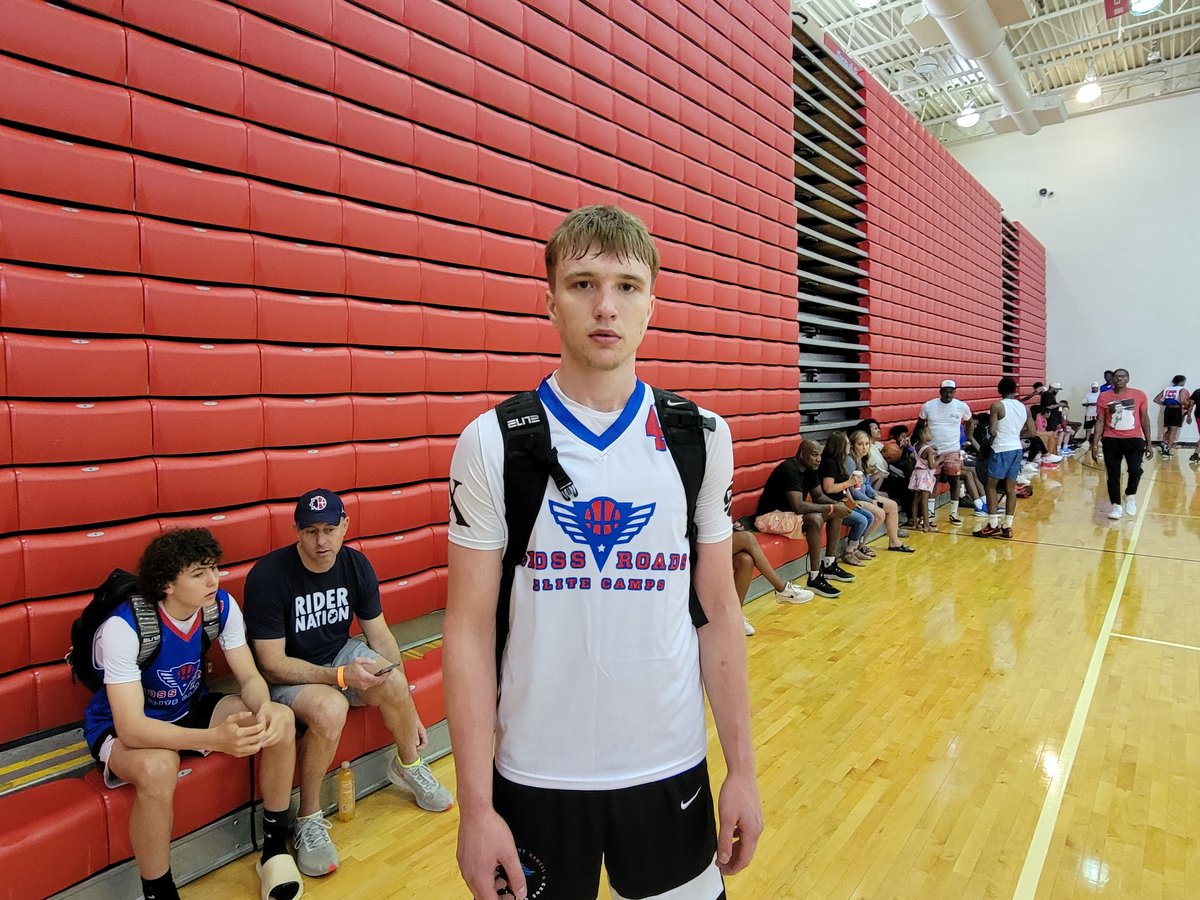 6'6 '25 Winters Grady didn't put up huge numbers for @ProlificPrep tonight at @brdrleague ,but is type of glue guy that every team needs.The @RotaryHoops forward was arguably best player at @CREI_Adam's Camp,can stretch the defense with 3PT shot,&brings positional versatility.