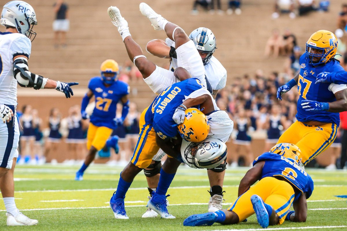 Blessed to receive an offer from McNeese State University💛💙#AGTG <a href="/CoachTonyPec/">Tony Pecoraro</a> <a href="/clarencemcdoug1/">Coach McDougal</a> <a href="/coach_pat84/">PERFORMANCE_HOUSTON -AUSTIN_ATHLETES</a>