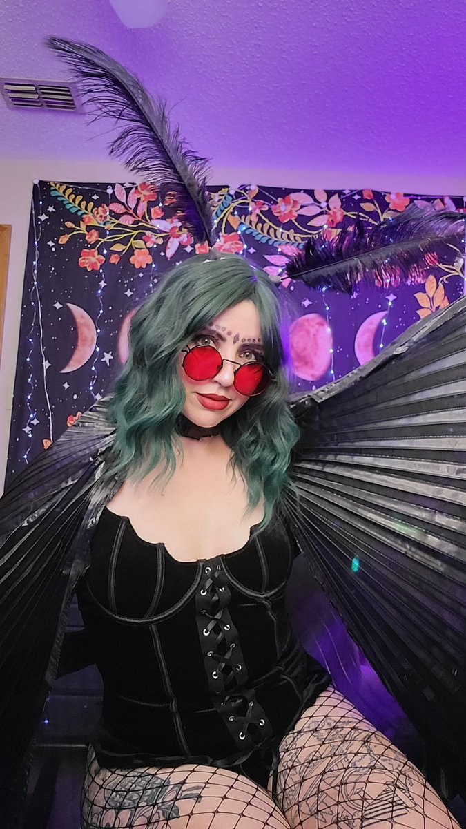 Tonight's cosplay sponsored by <a href="/Serdecate/">brianna 🤠</a> 💀

Live now 😊