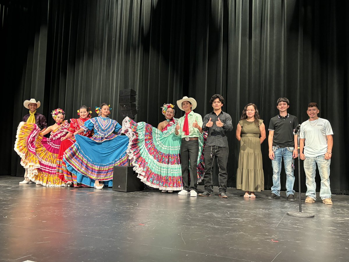 ChannelviewHS's tweet image. So proud of our student performers tonight. Amazing acts for Hispanic Heritage Month. #WeAreChannelview @emet_crz @tchill_ @ChannelviewISD