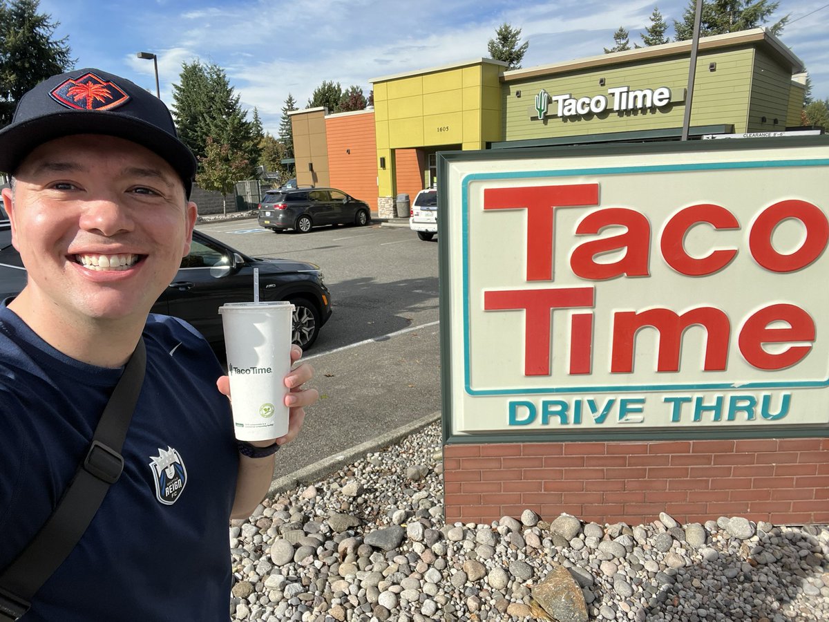 Randay206's tweet photo. Ok team - hit @TacoTimeNW #7️⃣8️⃣ of 7️⃣9️⃣ today in Port Orchard! Great crew, and it was popping off at lunch 🌮 Also, baby’s first time inside a Taco Time (medium tater fries for scale)🌵 👶🏻 One official visit left in the quest! Clearly there will be @talkintacotime shenanigans! https://t.co/y5K54ml0YI