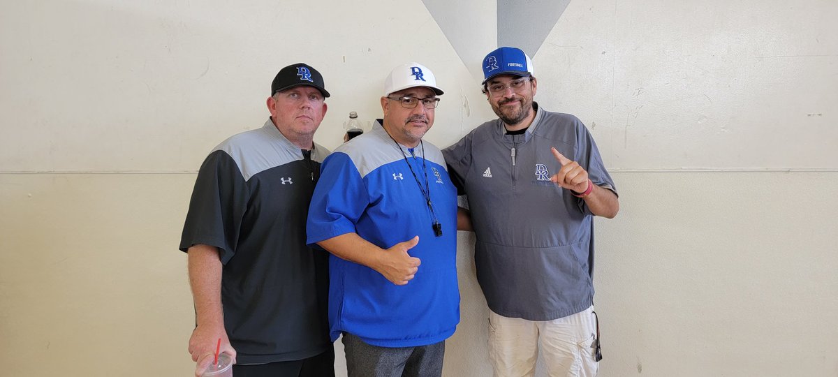 DRanchfootball's tweet photo. Welcome Back Head Football Coach Eric Martinez Rally . He comes back tonight as his Panthers Travel to Los Altos to Open Valle Vista League play . #WeAreDR @DRCoachMartinez @DRanchathletics @PomonaUnified @DiamondRPUSD @SGVNSports @Sportscenetv @espana_58 @keanu_vasquez13 https://t.co/Xapptd4tEr