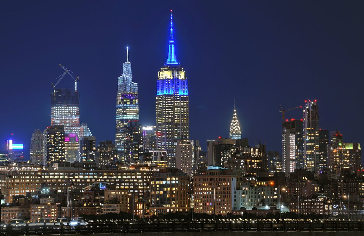 The Empire State Building illuminated in the flag of Israel in New York City, Friday evening #nyc #newyorkcity #newyork @empirestatebldg #Israel