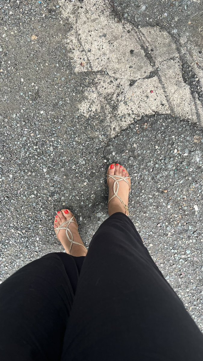 Lindal93l's tweet photo. Venta de fotos y videos de pies personalizados. Escríbeme al DM 

#ventaDeFotos #fotopie #feet_pic #fetiche #ferichismo #feetfethish #piespreciosos #piesdemujer #piesdeprincesa #pieslindos #onlyfansgirl #onlyfans #onlyfansbabe https://t.co/6M6f66nVuw