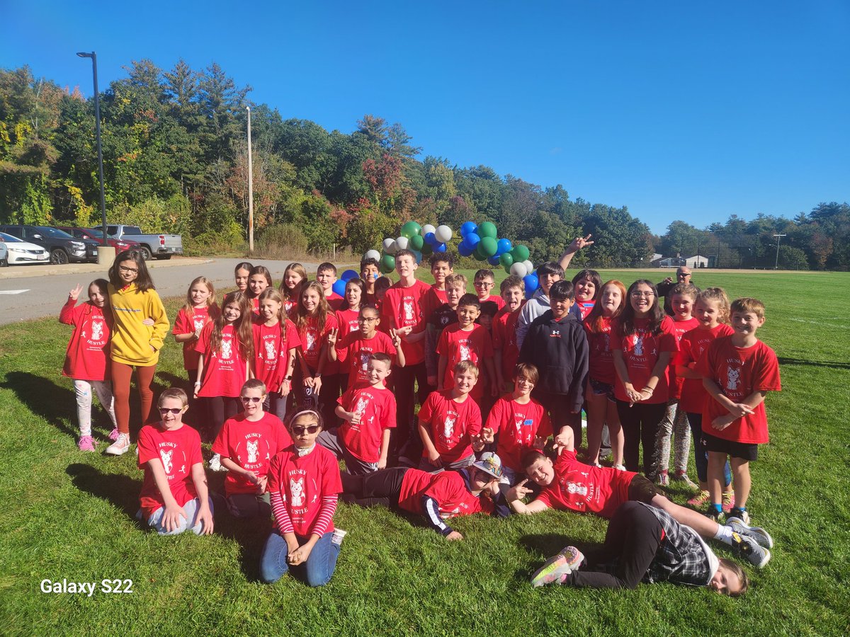 LavoiePhysED's tweet photo. Thank you to all of our parent volunteers for helping make our annual Husky Hustle a huge success.  We're proud of our students for all their school spirit! #HuskyPride #LifetimeActivity #elemphysed @mariojandrade @SarfdeK @newsearles1 @NASHUASCHOOLS @HelayneTalbott @tlkaufmann https://t.co/YgGygI1BF3