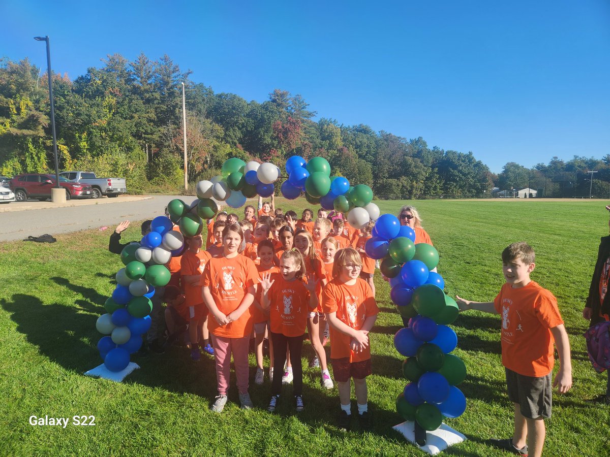 LavoiePhysED's tweet photo. Thank you to all of our parent volunteers for helping make our annual Husky Hustle a huge success.  We're proud of our students for all their school spirit! #HuskyPride #LifetimeActivity #elemphysed @mariojandrade @SarfdeK @newsearles1 @NASHUASCHOOLS @HelayneTalbott @tlkaufmann https://t.co/YgGygI1BF3