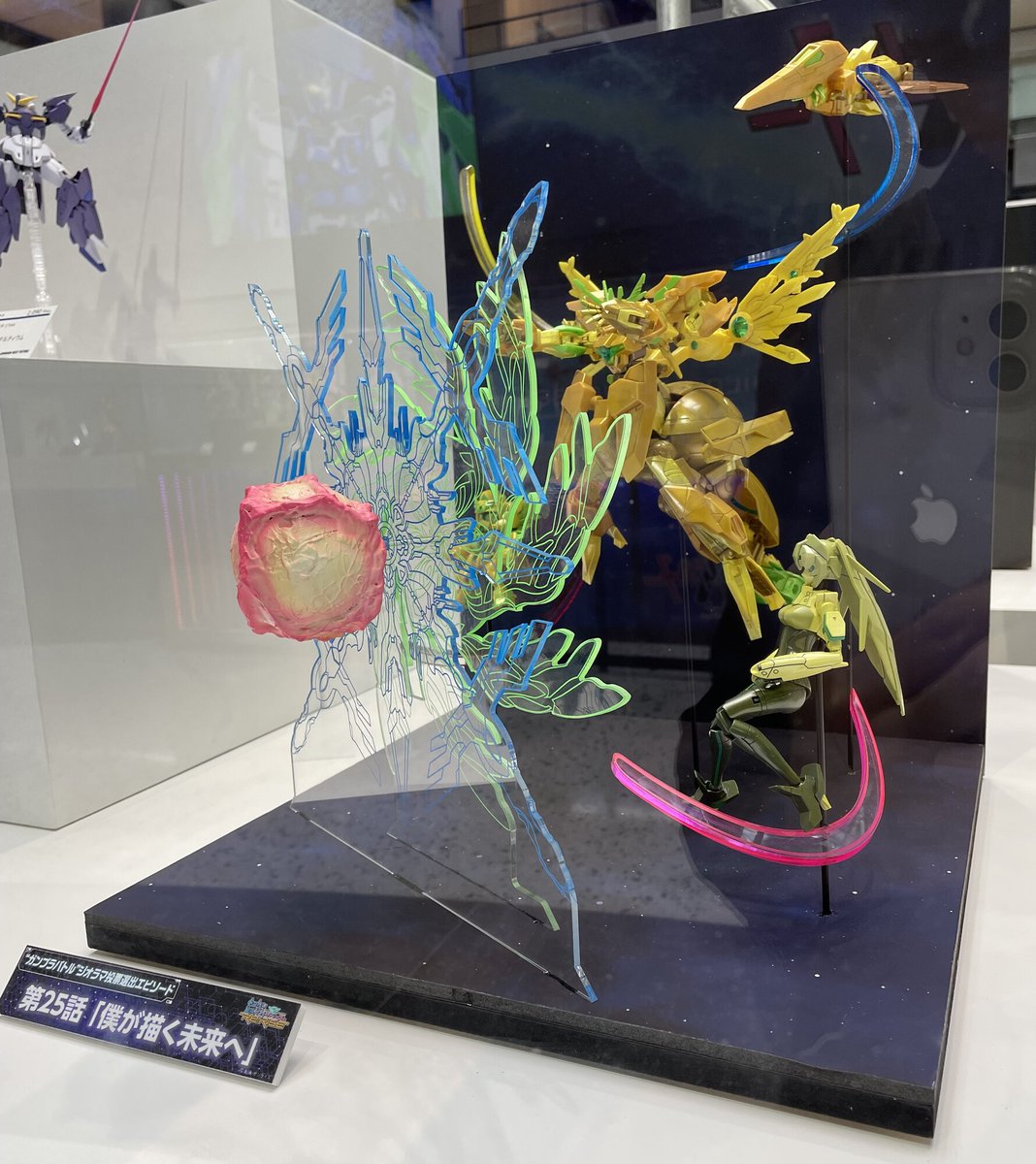HobbySite's tweet photo. 【#GNF EAST 現地レポート】

『ガンダムビルドダイバーズRe:RISE』ブース

「ガンダムビルドシリーズ」10周年記念展示実施中!

エピソードを振り返る #ガンプラ 展示、リライジングガンダムのジオラマにも注目です！

▼イベント詳細
https://t.co/nsPB3iOlvc https://t.co/mGBQVViqRN