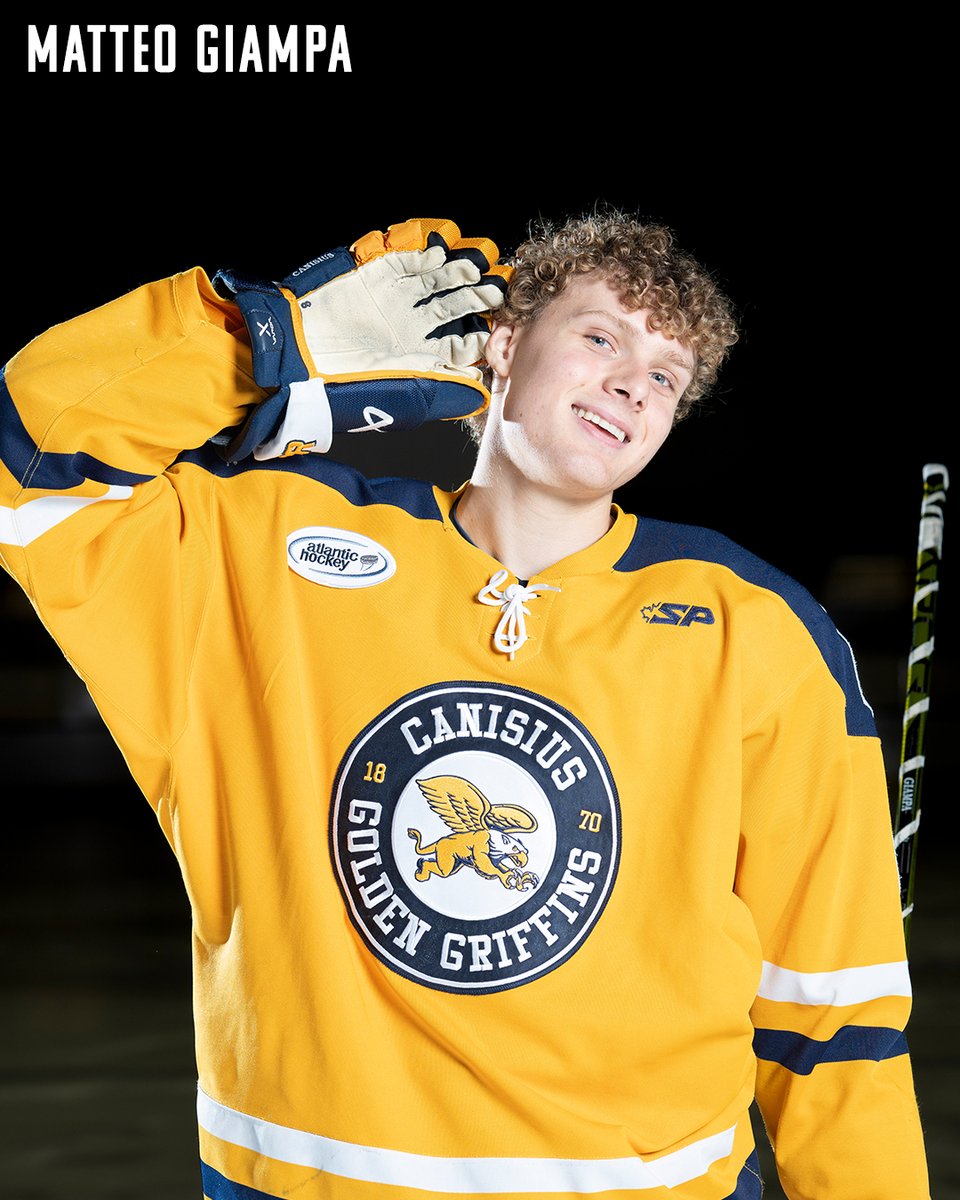 GriffsHockey's tweet photo. 17:31 3rd | Matteo Giampa nets his first collegiate goal to make it a 4-2 contest! 

#Griffs https://t.co/NVUhzxw6pj