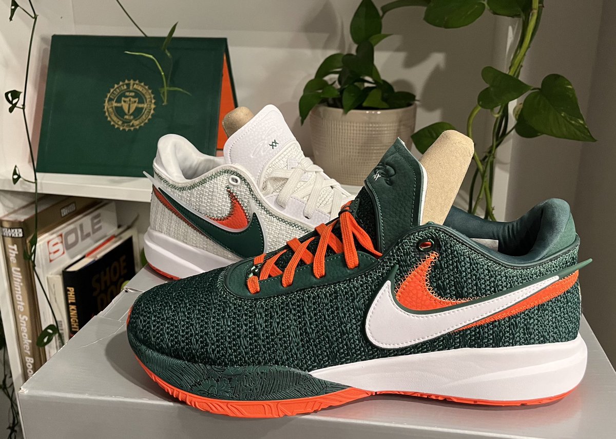 JBreak23's tweet photo. Nike LeBron XX NCAA FAMU
Home and Away
🐍💚🧡👑
#FAMUBrons #RetroBrons #PromoSample https://t.co/Fr4NuM3Ahf