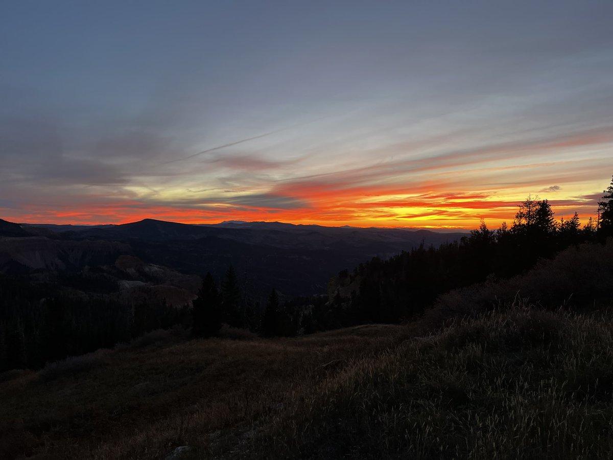 YoungWx07's tweet photo. Amazing sunset viewed from 10,500 feet currently happening at Cedar Breaks Monument in Utah!! (If you see the video you can actually see the KICX radar!) @NWSSaltLakeCity @spann @SSF_Wx #utwx https://t.co/r1qK00WXuV