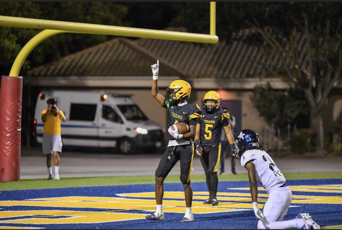 Rashad_perry04's tweet photo. Iโm tryna ball for the ones I wonโt see again #DBGURU4L #riptp https://t.co/4mADpVVtMw