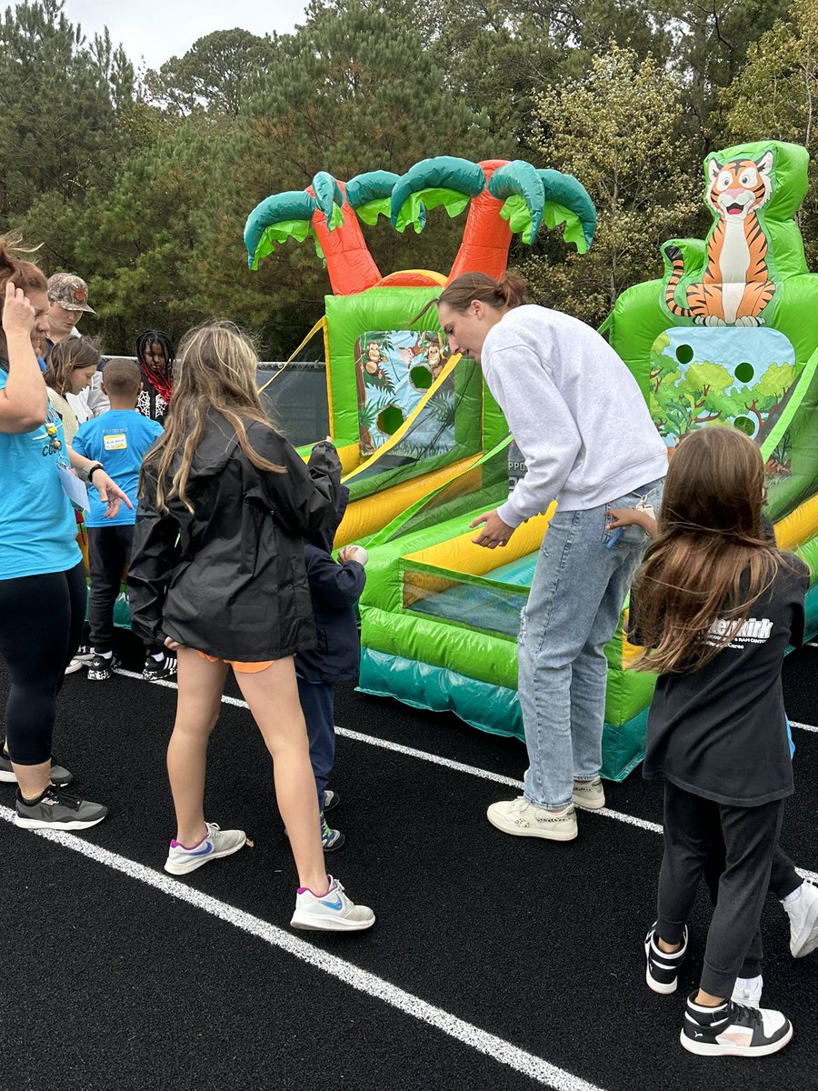 RUSoftball22's tweet photo. Spent this Friday morning having some fun at the Special Olympics! We love being able to support these kids!!🫶🦅 https://t.co/rRPkGEQVJQ