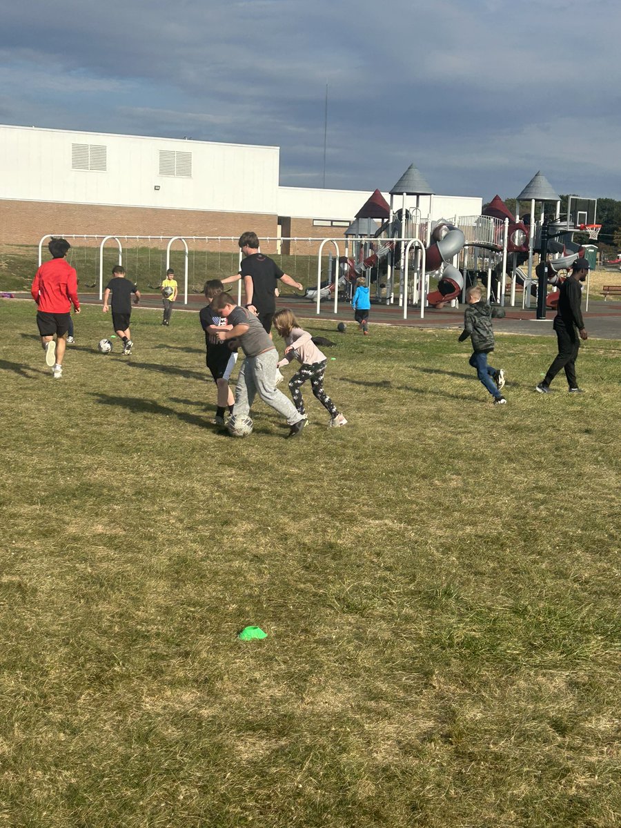 MuskingumMSOC's tweet photo. Did you say snacks, homework, AND games? No way we’re staying on the sidelines!
Thanks to Larry Miller Intermediate School, the NCAARD, and this group of boys and girls for letting us lead 3 Pt Thursdays! We can’t wait to come back and do it again.
#DefendTheM #ExpandTheM https://t.co/t3YuHeX655