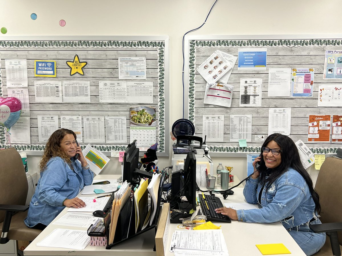 TheRichmondPrek's tweet photo. Denim day with our two favorite secretaries ๐๐ #therichmondprekcenter #whereouradventuresbegin @EdeleWilliams @DrMarionWilson @CChavezD31 @D31DSPalton @CSD31SI https://t.co/N1biCetNhh