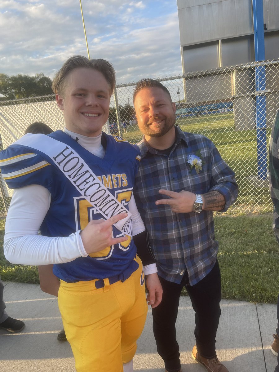 MattStrick11's tweet image. Beyond blessed &amp;amp; proud of @Mason56401569 Homecoming King 💫🌟⭐️💙🤍💛🏈