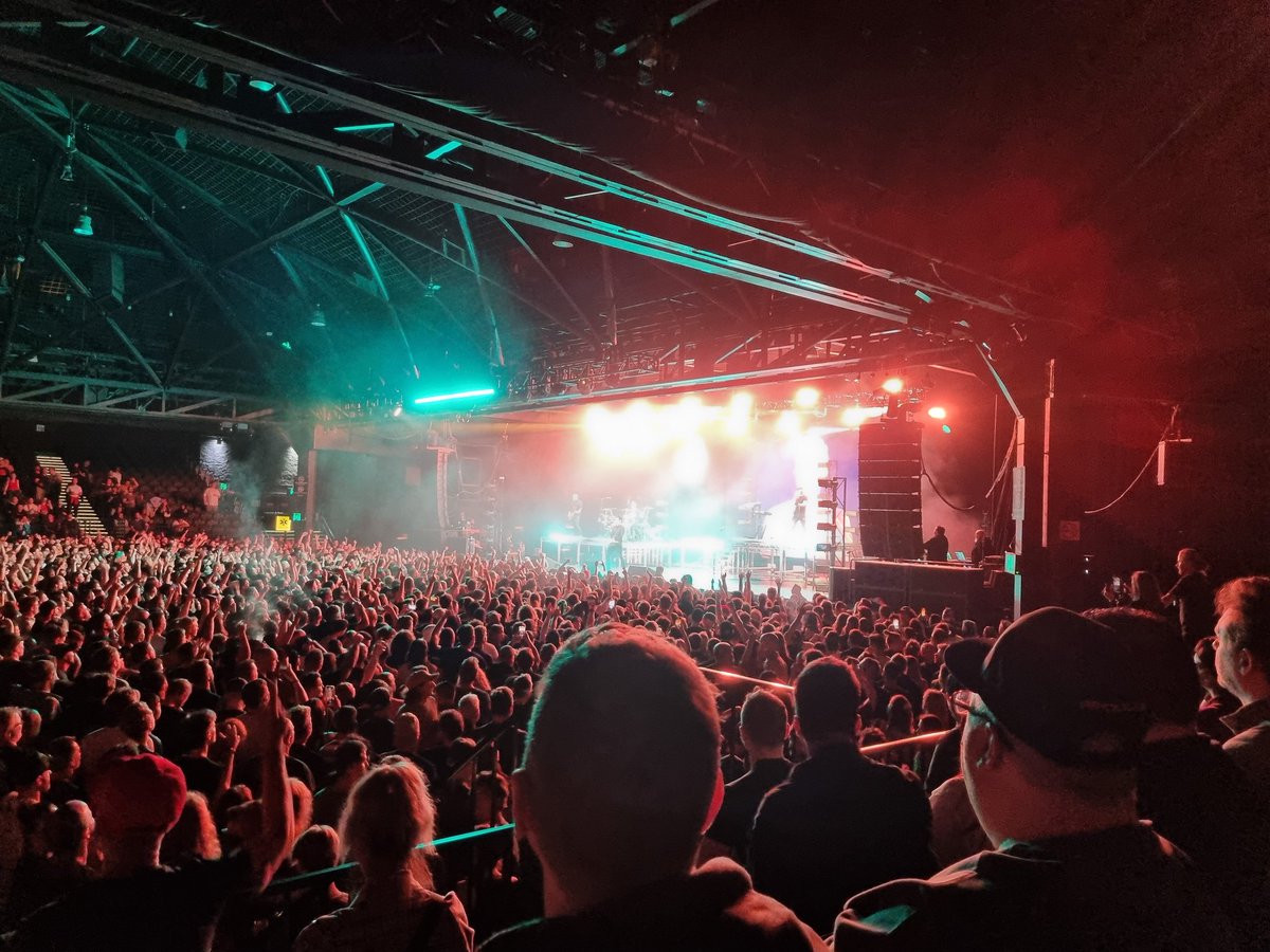 Absolutely cracking time seeing <a href="/Pendulum/">Pendulum</a> yesterday ❤️ of course they finished off with the ABC News Theme remix.