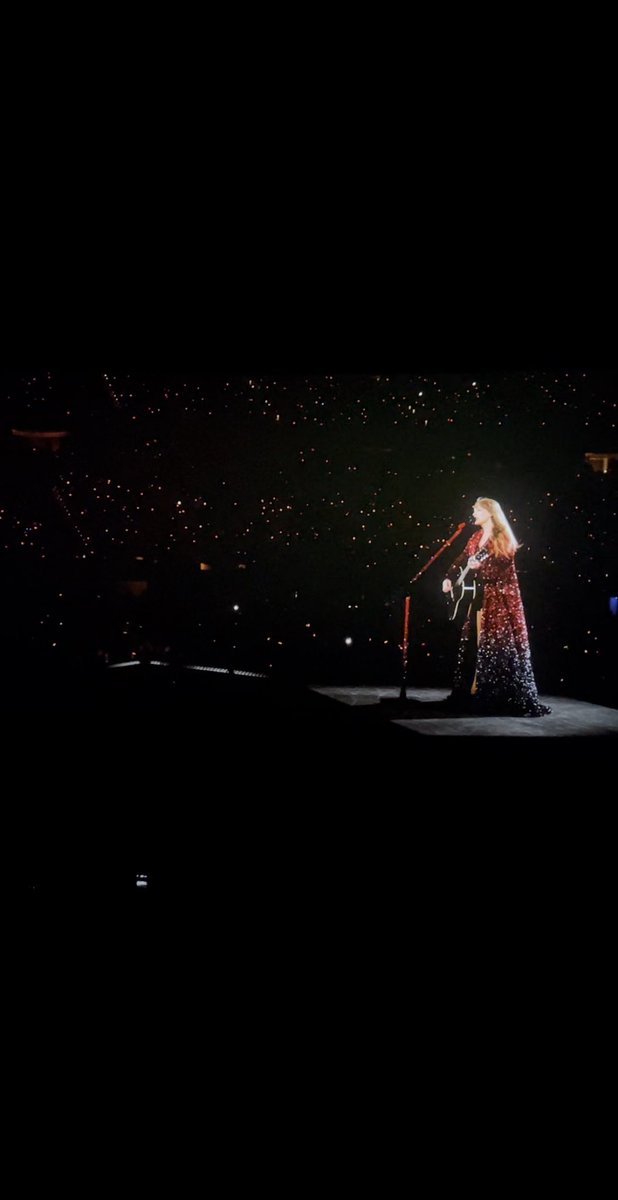 anticlosure's tweet photo. no one in this theater knows taylor sent me a kiss https://t.co/FkvB1qTW9P