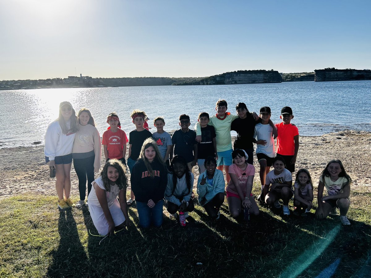 Mrs. Jones tweet media