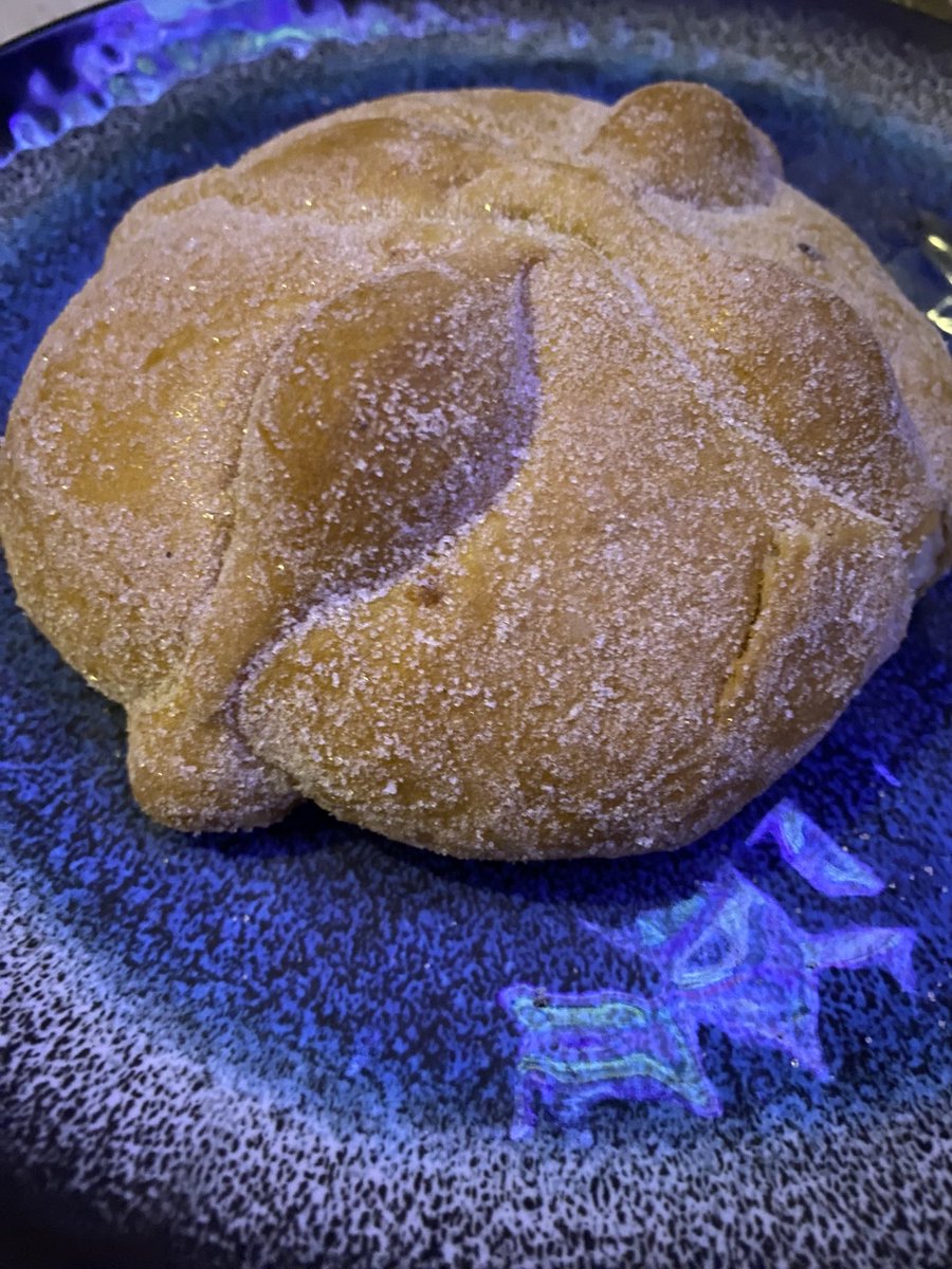 NoSoyTuMedusa's tweet photo. Oficialmente inaugurada la Temporada de Pan de Muerto
#teampig
#bitacoradelcapitan https://t.co/9DPynEt5Tp
