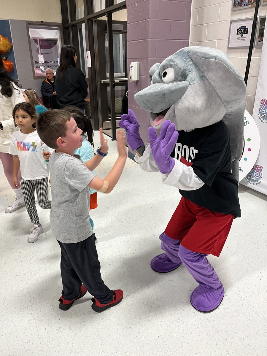Special visitors at the <a href="/BarbaraRose220/">Barbara Rose Elementary School</a> Family Fall Fest tonight. Thanks to our PTO for  sponsoring g such a fun event! <a href="/barrington220/">Barrington 220</a> <a href="/windycitybulls/">Windy City Bulls</a>