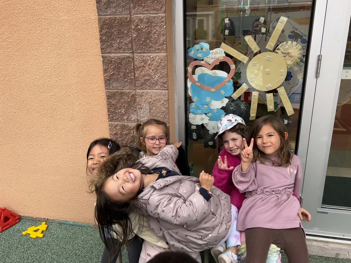 KB girls enjoying this fun Friday! <a href="/HTSKindieB/">Kindergarten B🍎</a> #Girlsquad