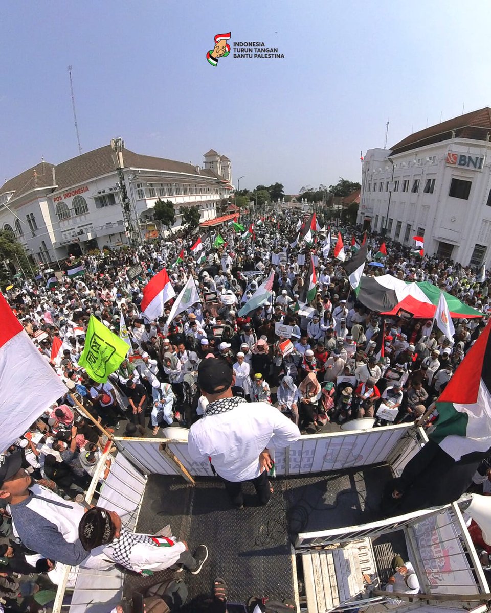 salimafillah's tweet photo. Nol Kilometernya Kota Perjuangan Yogyakarta.

Kegagalan PBB, AS, dan Uni Eropa dalam meminta pertanggungjawaban kejahatan kemanusiaan 1sr43l terhadap Palestina selama 75 tahun penjajahan dan 16 tahun blokade Gaza telah membuat Z10n1s jumawa untuk mengarah melakukan genosida. https://t.co/M9uHqTmIkl