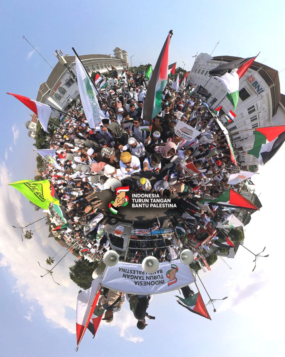 salimafillah's tweet photo. Nol Kilometernya Kota Perjuangan Yogyakarta.

Kegagalan PBB, AS, dan Uni Eropa dalam meminta pertanggungjawaban kejahatan kemanusiaan 1sr43l terhadap Palestina selama 75 tahun penjajahan dan 16 tahun blokade Gaza telah membuat Z10n1s jumawa untuk mengarah melakukan genosida. https://t.co/M9uHqTmIkl