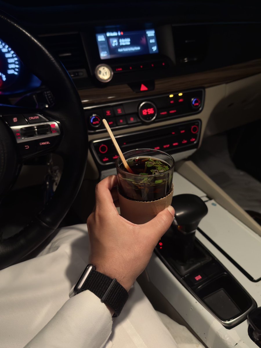 viilz_'s tweet photo. مو مهم تكون ليلة مُذهلة ، الأهم تكون ليلة هادية. https://t.co/MK5SdCgbc6