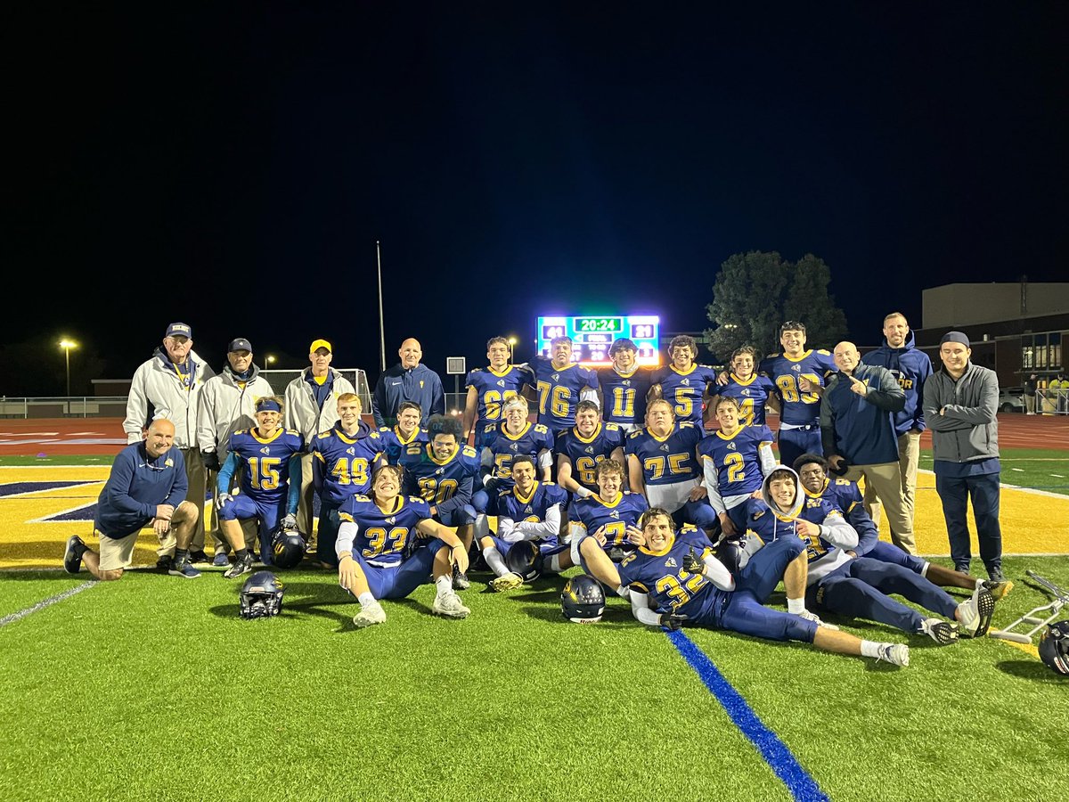 VictorBLDevils's tweet photo. We 🫶 Our Seniors!!!
#ClassOf2024 @VictorFootballB Seniors https://t.co/3eAxgIrVU9