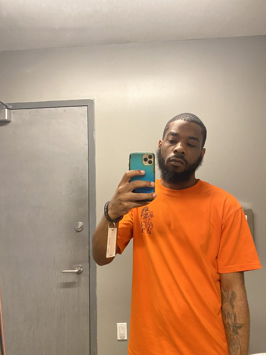 G5GQthe3rd's tweet photo. Im a handsome guy https://t.co/vZqWFoYsVN