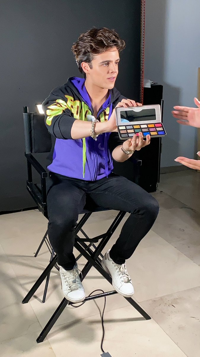 AndresN4VY's tweet photo. Tarde con #RepublicCosmetics https://t.co/0hbeD4o8I8