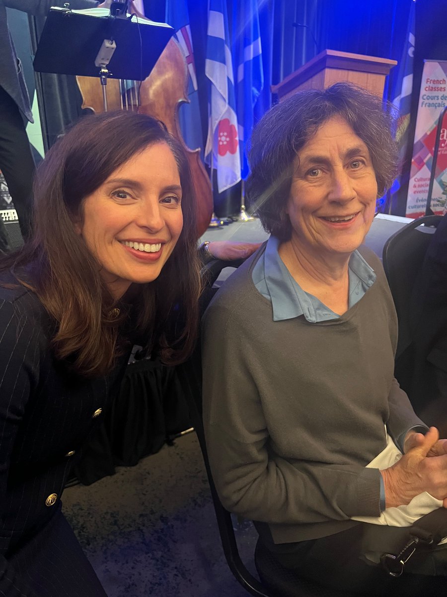 Tellement heureuse d’acueillir <a href="/ChantalHbert/">chantal hébert</a> chez nous en Alberta pour le congrès annuel de la francophonie albertaine <a href="/ACFAAB/">ACFA</a> #frab