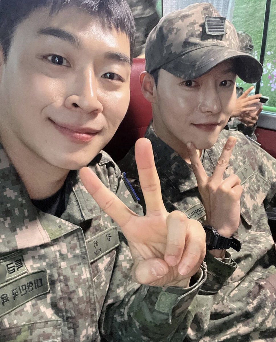 ONEWE_YH's tweet photo. 하은 ❤️ 용훈 https://t.co/bLurk1jT0g