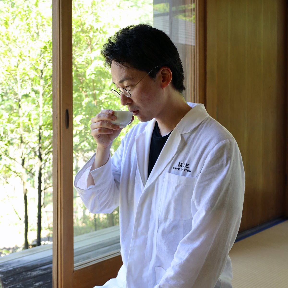 《申込受付中！》 『葉っぱのお茶をたのしもう!さらさらほうじ茶作り』大澤一貴／MYE blend tea atelier代表【日時】12月16日（土）10:00〜11:30 【詳細】kazoku-no-atelier.com/art/49574/ #かぞくのアトリエ #大澤一貴 #MYEblendteaatelier #イベント #こどもとおでかけ