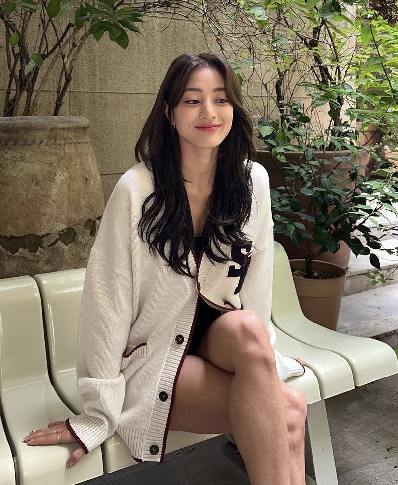 hyofolder's tweet photo. girlfriend park jihyo https://t.co/IDHquv6iMr