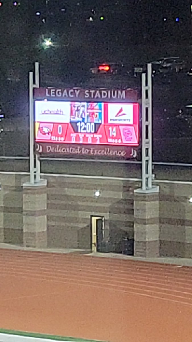 bigdeewhite's tweet photo. @EHSRaptorFB hanging tough with #1 @CreekFB with a halftime score of 14-0 on @fanvutv! 

Don't miss an exciting second half with @FanVuSports and @streamitsports! https://t.co/DQIt3UVpwK