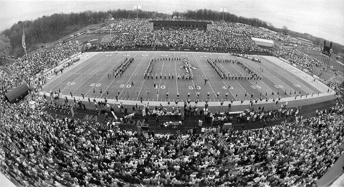 MaxInMassillon's tweet photo. It’s the most wonderful time of the year, Beat McKinley! https://t.co/MYM3Sw72G5
