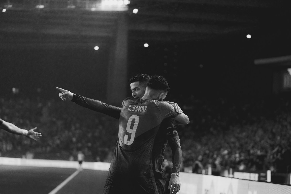 tony_esnault's tweet photo. C'était sans compter sur un Cristiano des grands soirs ! 🥵

En tant que capitaine et GOAT il remet sa nation à l'abri dans ce match. 

@EURO2024 l #PORSVK https://t.co/mgOzbZrkyf