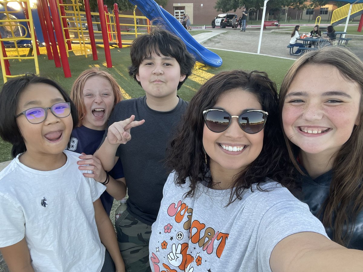 Ms_Terrazas's tweet photo. So many runs &amp; hugs at the Fall Festival from former students who are now in 6th &amp; 7th grade. This is part of my reason WHY.💗 https://t.co/VkoTaD6j6k