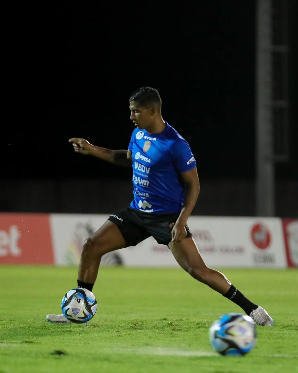 𝙎𝙚𝙜𝙪𝙞𝙢𝙤𝙨 ⚽🏃

🔜🇨🇱

#SiempreVinotinto 🇻🇪