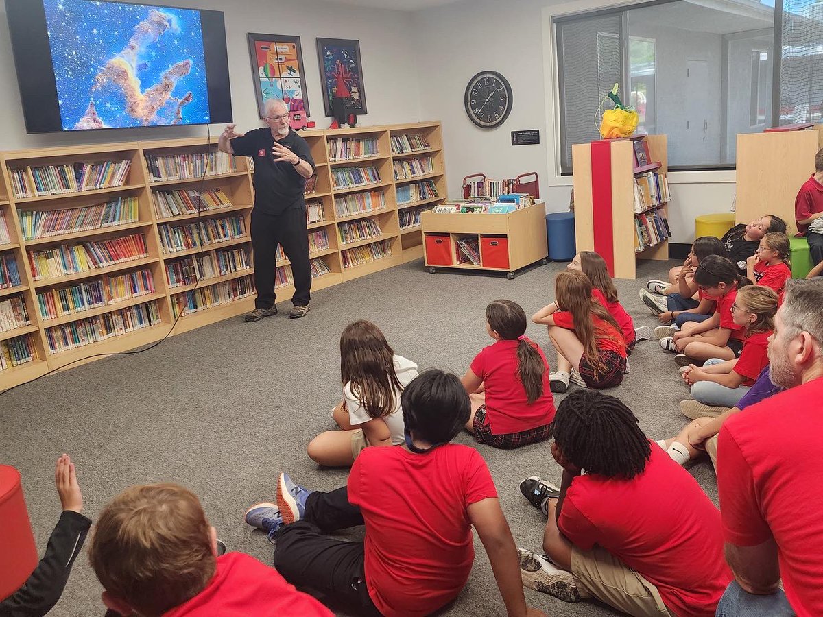 VCSCrusaders's tweet photo. A huge thank you to Don Sweetnam, who worked at JPL for 40 years, for coming to speak with our fourth graders about space, missions, and his work with NASA! So cool!
_____
#VCSFamily #CRUNITED #VCSElementary https://t.co/MEPBASr7UU