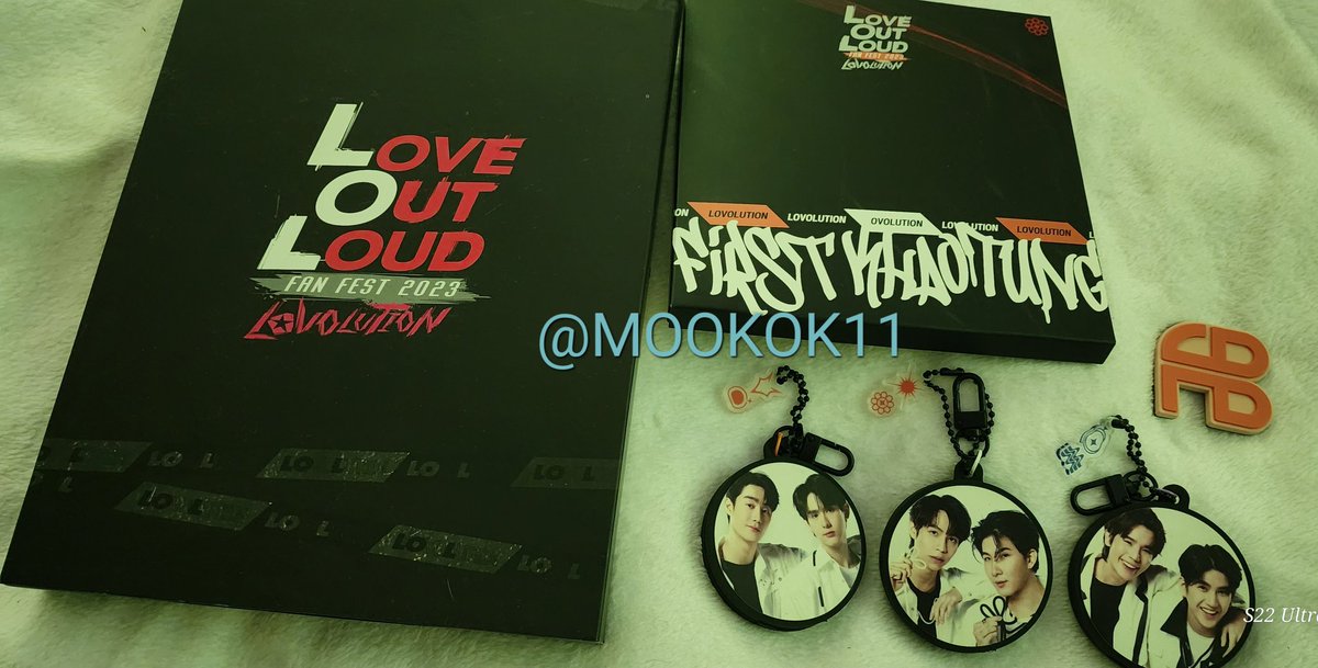 MOOKOK11's tweet photo. Sale ✅️
พวงกุญแจ ฟอสบุ๊ค เฟิร์สข้าวตัง จิมมี่ซี = อันละ 400 ฿
แม่เหล็กติดตู้เย็น ฟอสบุ๊ค = 200 ฿
Excrusive photo card = 350 ฿
BANDANAS FK = 350 ฿
ราคารวมส่งฟรีให้ค่ะ หรือนัดรับ ฟิวเจอร์รังสิต
#ฟอสบุ๊ค #เฟิร์สข้าวตัง #จิมมี่ซี #ตลาดนัดgmmtv 
#ตลาดนัดGMM #LOL2023 https://t.co/e1JmDx02Yb