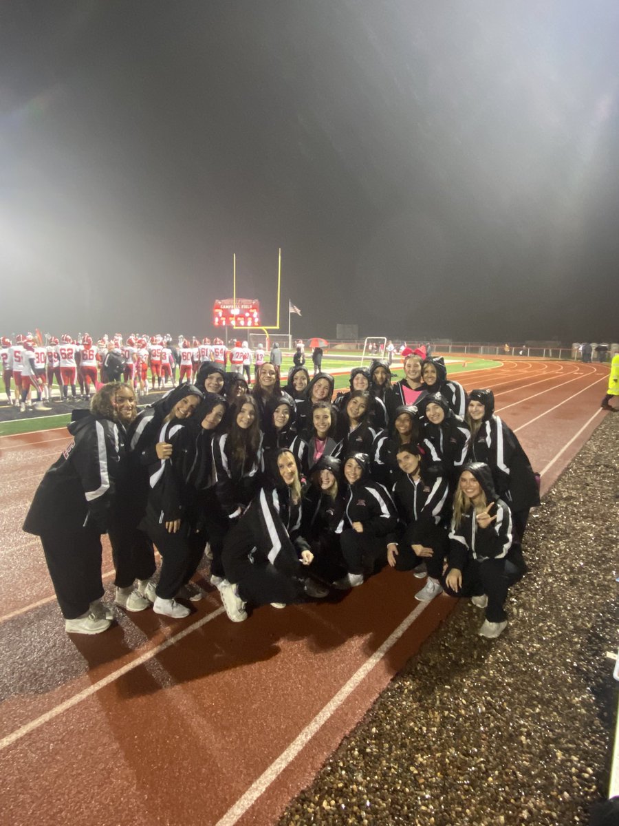 yhscheercoach's tweet photo. All smiles at this rainy Friday night football game because FOXES WIN!! https://t.co/3PKbsQpZT6