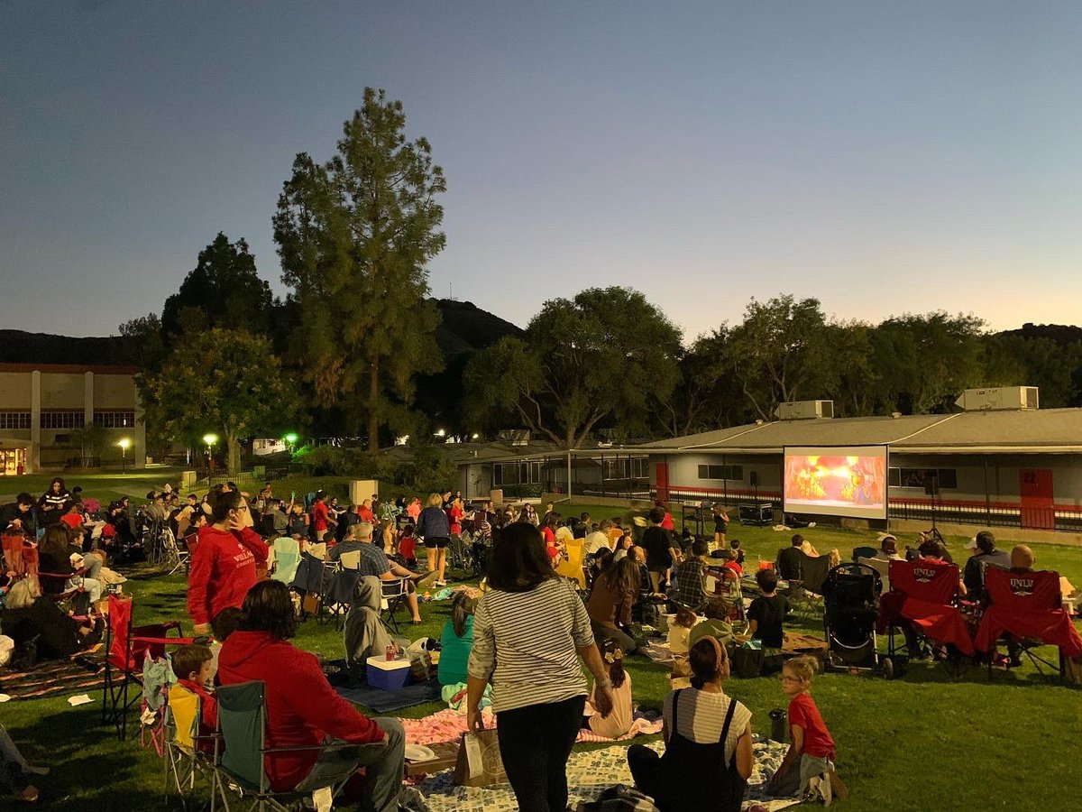 VCSCrusaders's tweet photo. Elementary Movie Night is always a blessing! Thank you to Elementary PTF for organizing an awesome event!
_____
#VCSFamily #CRUNITED #MovieNight #VCSElementary https://t.co/YzfSWg57IC