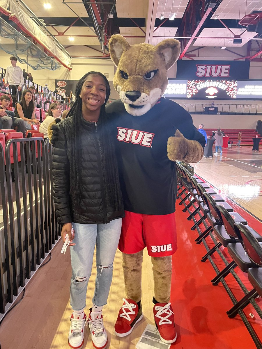 Kennedy Horton (@horton40kennedy) on Twitter photo thank you <a href="/SIUEWBB/">SIUE Women’s Basketball</a> for inviting me to spend the evening with you all!! I had a lot of fun and enjoyed myself!! <a href="/CoachSQuigley/">Sam Quigley Smith</a> <a href="/Aye_Mass05/">Ariel Massengale</a> thank you <a href="/SIUEWBB/">SIUE Women’s Basketball</a> for inviting me to spend the evening with you all!! I had a lot of fun and enjoyed myself!! <a href="/CoachSQuigley/">Sam Quigley Smith</a> <a href="/Aye_Mass05/">Ariel Massengale</a>