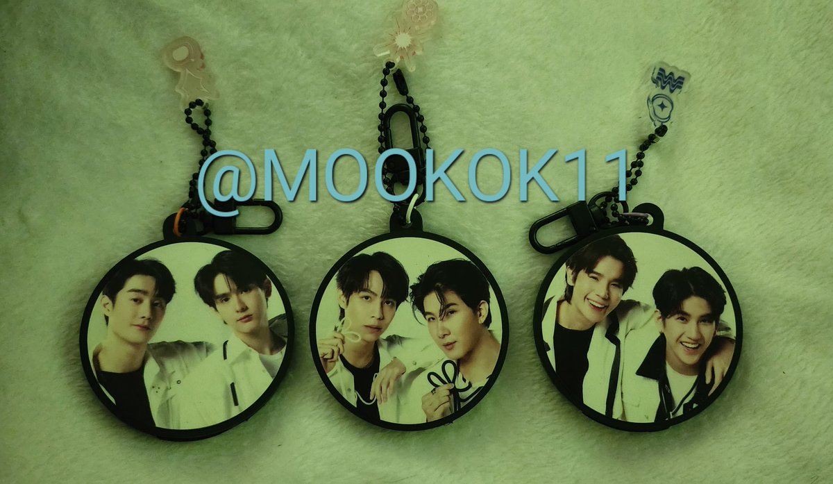 MOOKOK11's tweet photo. Sale ✅️
พวงกุญแจ ฟอสบุ๊ค เฟิร์สข้าวตัง จิมมี่ซี = อันละ 400 ฿
แม่เหล็กติดตู้เย็น ฟอสบุ๊ค = 200 ฿
Excrusive photo card = 350 ฿
BANDANAS FK = 350 ฿
ราคารวมส่งฟรีให้ค่ะ หรือนัดรับ ฟิวเจอร์รังสิต
#ฟอสบุ๊ค #เฟิร์สข้าวตัง #จิมมี่ซี #ตลาดนัดgmmtv 
#ตลาดนัดGMM #LOL2023 https://t.co/e1JmDx02Yb